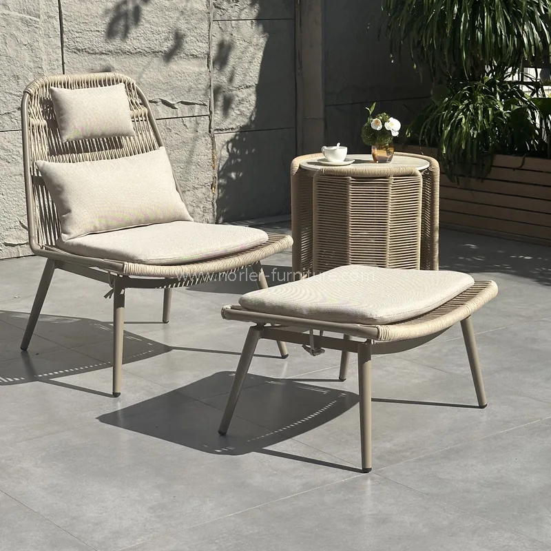 ¿Cómo puede un juego de reposapiés para silla de ocio tejido con cuerda de aluminio para exteriores transformar su espacio de vida al aire libre?