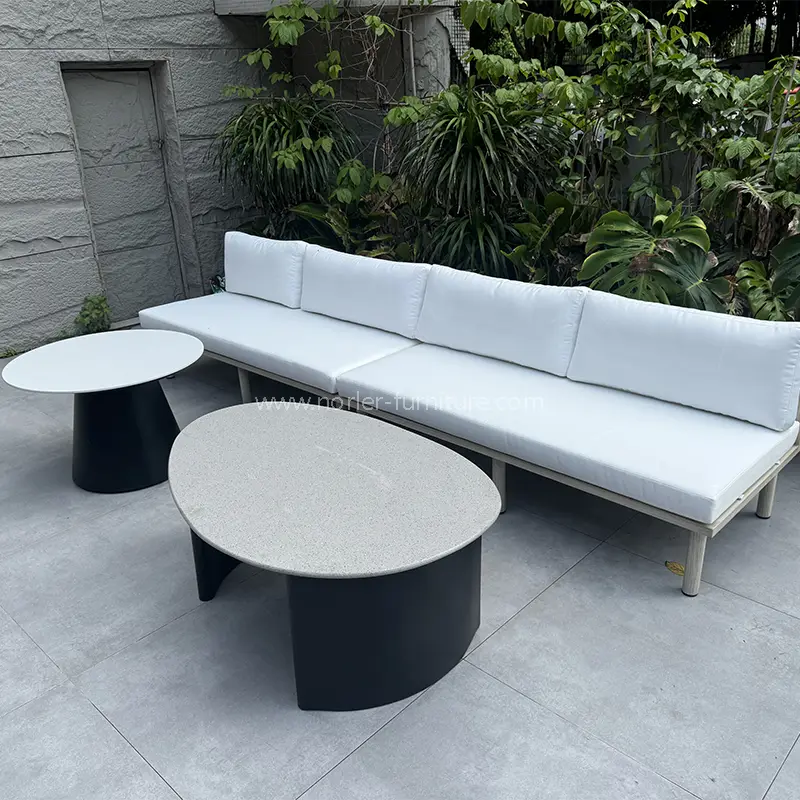Sofá al aire libre de grano de madera de aluminio de alta calidad.
