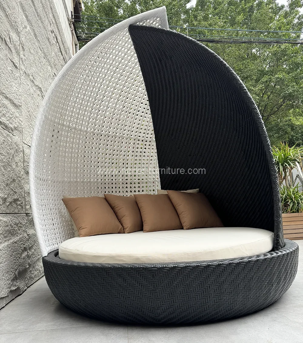 Outdoor Furniture PE Rattan Round Sunshade Sun Bed