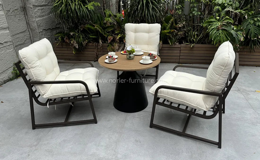 Latest Simple Aluminum Frame Balcony Set