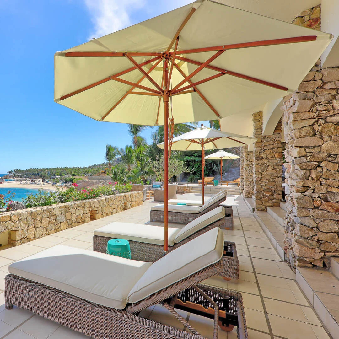 Luxury Resort Hotel | Los muebles de exterior crean una experiencia de vacaciones de alta gama