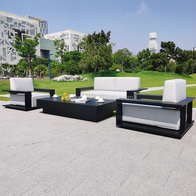 Sofá al aire libre de marco de aluminio negro más nuevo
