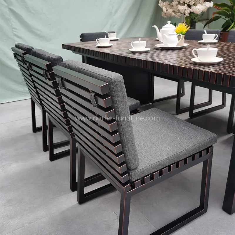 Patio al aire libre Madera de madera Mesa y sillas de comedor de aluminio