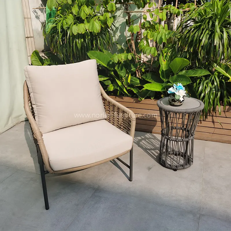 Mesa y silla de balcón de jardín de ratán al aire libre